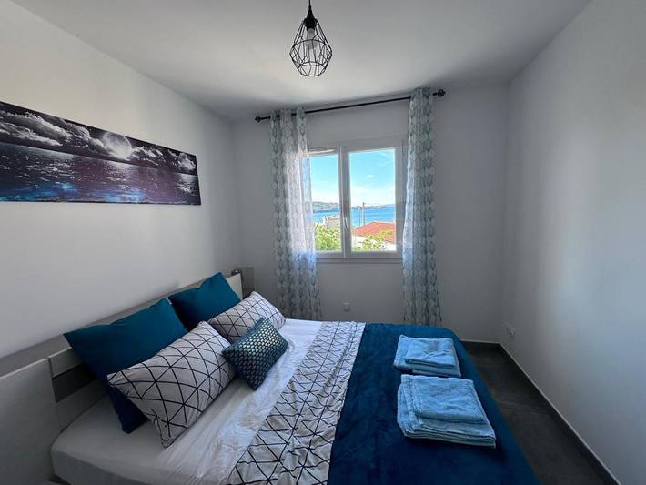 Location de vacances pour 6 personnes, avec jardin ainsi que vue sur le lac et vue à Saint-Mitre-les-Remparts - 3