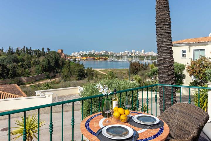Ferienhaus für 4 Personen, mit Meerblick und Pool in Ferragudo