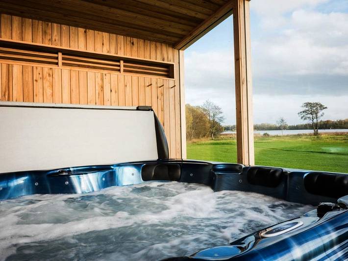 Holiday home for 4 people, with Balcony and Terrace as well as Hot tub and Garden in County Fermanagh