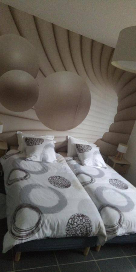 Location de vacances pour 2 personnes, avec vue et jardin dans Séreilhac - 2