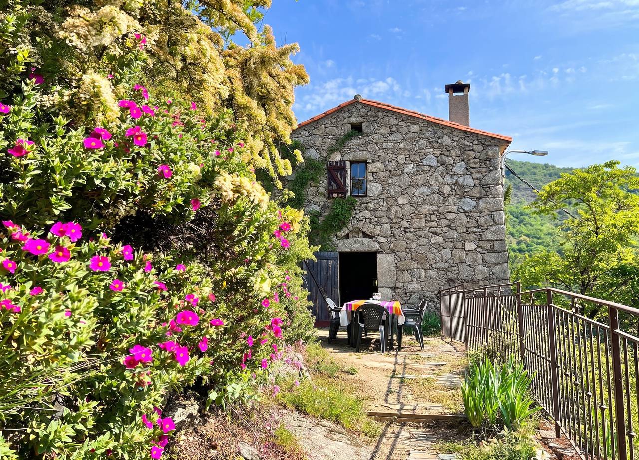 Maison charmante à Valleraugue avec piscine partagée. in Val-d'Aigoual, Parc national des Cévennes