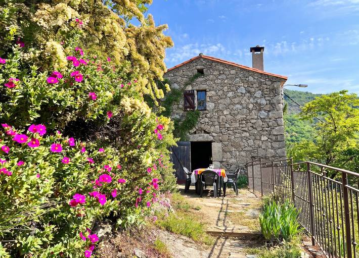 Villa pour 8 personnes, avec Terrasse ainsi que Jardin et Piscine