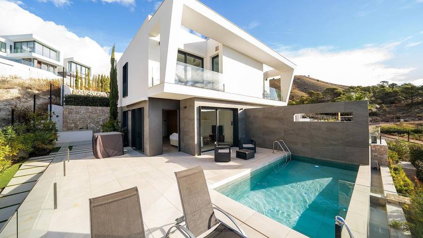 Villa voor 6 personen, with terras and zwembad as well as tuin in Finestrat