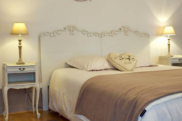 Gîte pour 8 personnes, avec Terrasse à Thizy-les-Bourgs - 3