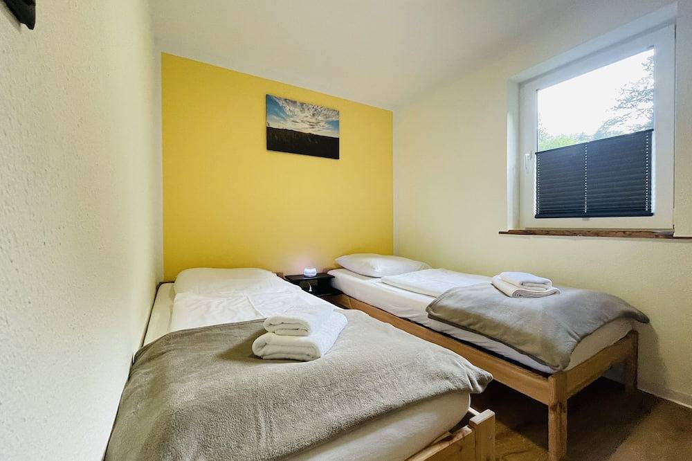 Gemütliches Ferienhaus für große Gruppen direkt am Wald und in der nähe vom Bach in Rübeland, Harzvorland