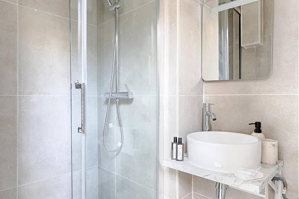 Entire apartment, Studio de Charme à Charenton in Charenton-le-Pont, Val-de-Marne