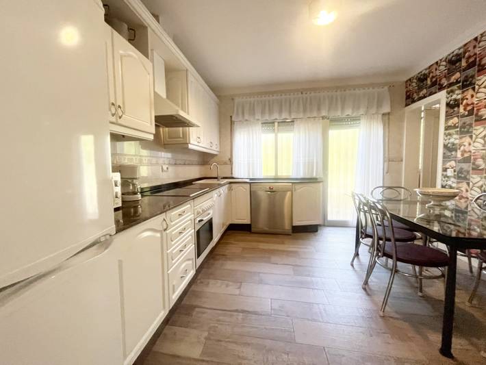 Location de vacances pour 9 personnes, avec jardin et balcon dans Les Tres Cales - 4