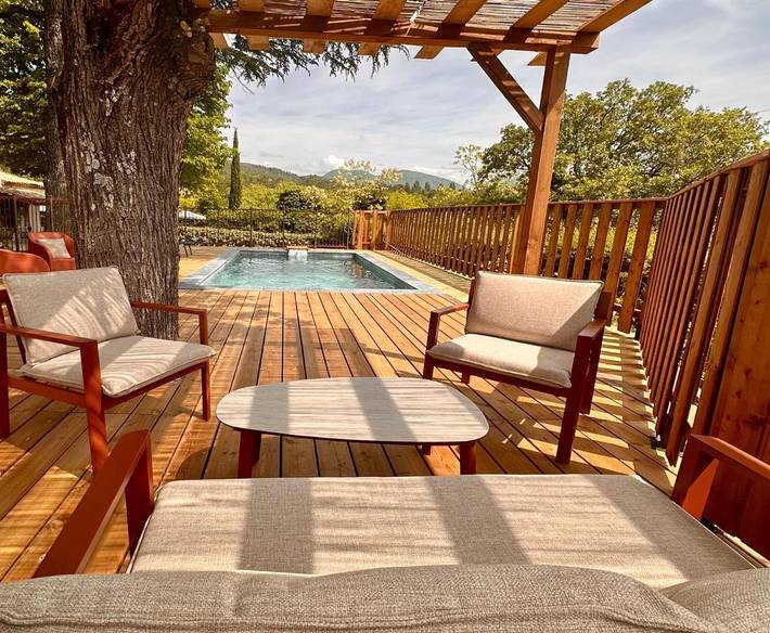 Location de vacances pour 8 personnes, avec vue ainsi que jardin et piscine, animaux acceptés à Le Poët-Laval - 4