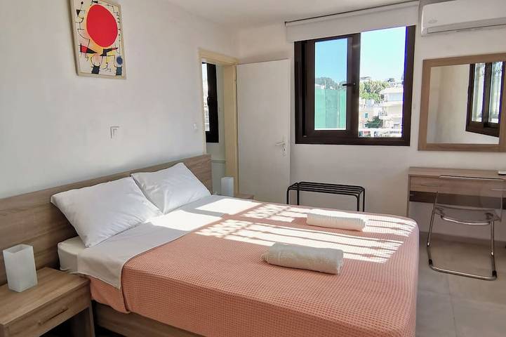 Ganze Wohnung, Apartment im Stadtzentrum, 100 Meter vom Strand entfernt in Rhodos Stadt, Rhodos