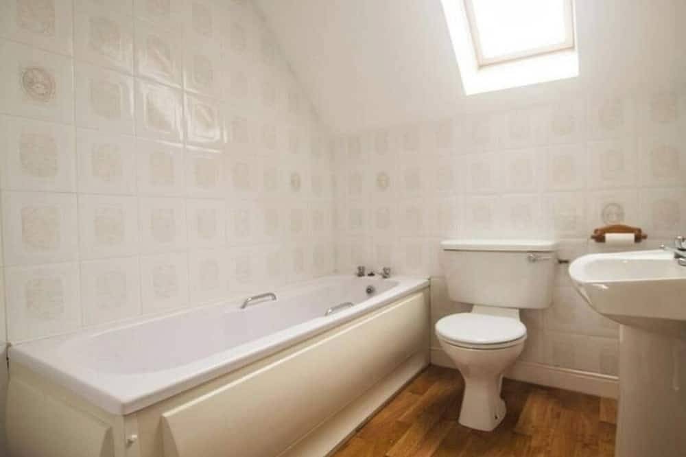 Charming Coastal 3-bedroom house in Enniscrone in Kilglass ED, Enniscrone