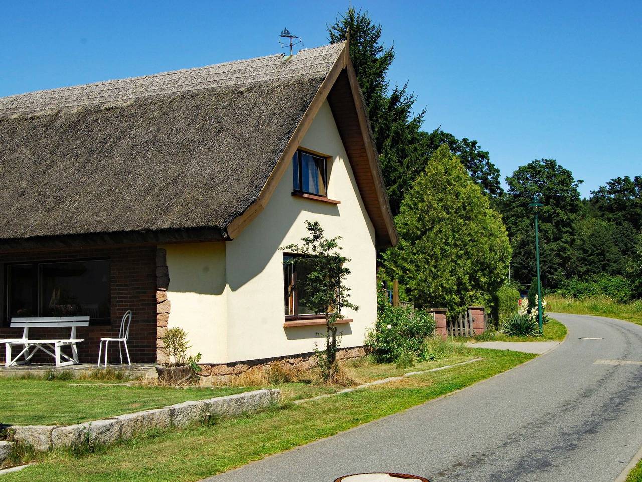 Reetdachhaus mit  traumhaftem Seeblick und Ruhe - Reetdachhaus mit  traumhaftem Seeblick und Ruhe in Altensien, Sellin