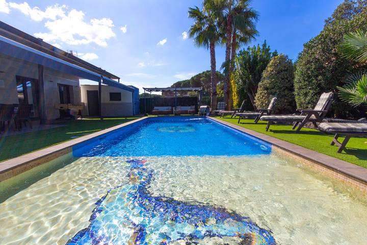 Casa rural para 8 personas, con jardín en Sils - 3