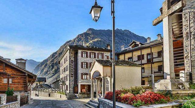 Hôtel pour 3 personnes, avec jardin et vue, adapté aux familles à Alagna Valsesia - 2