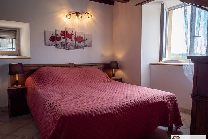 Location de vacances pour 10 personnes, avec jardin à Sainte-Eulalie-d'Olt - 2