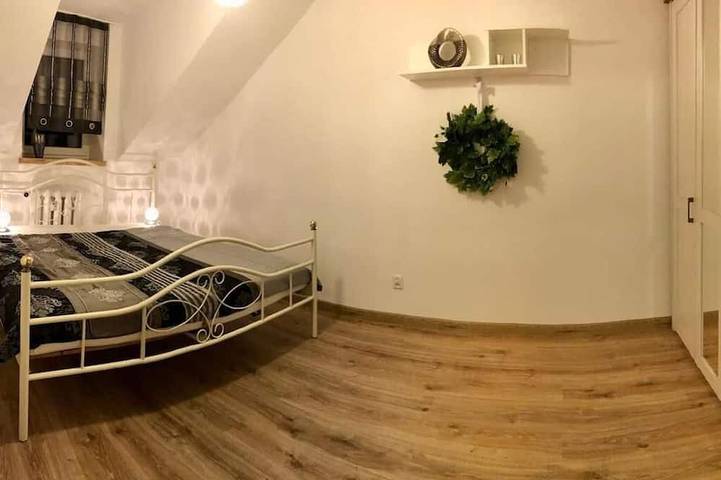 Ganze Wohnung, A place for the family to stay. Close to the border and the main train station in Küstrin, Oderbruch