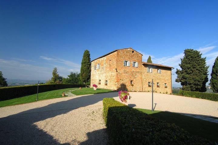 Villa for 20 people, with pool and garden in San Gimignano