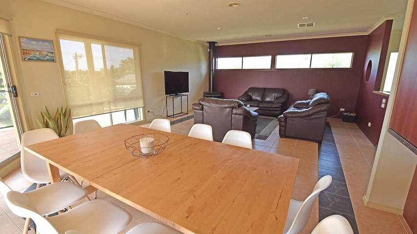 Holiday home for 10 people, with balcony and garden in Dromana