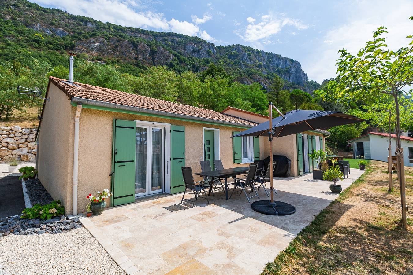 Maison de vacances « Le Beauregard - Piscine » avec vue montagne, Wi-Fi et climatisation in Beauregard-Baret, Région de Valence