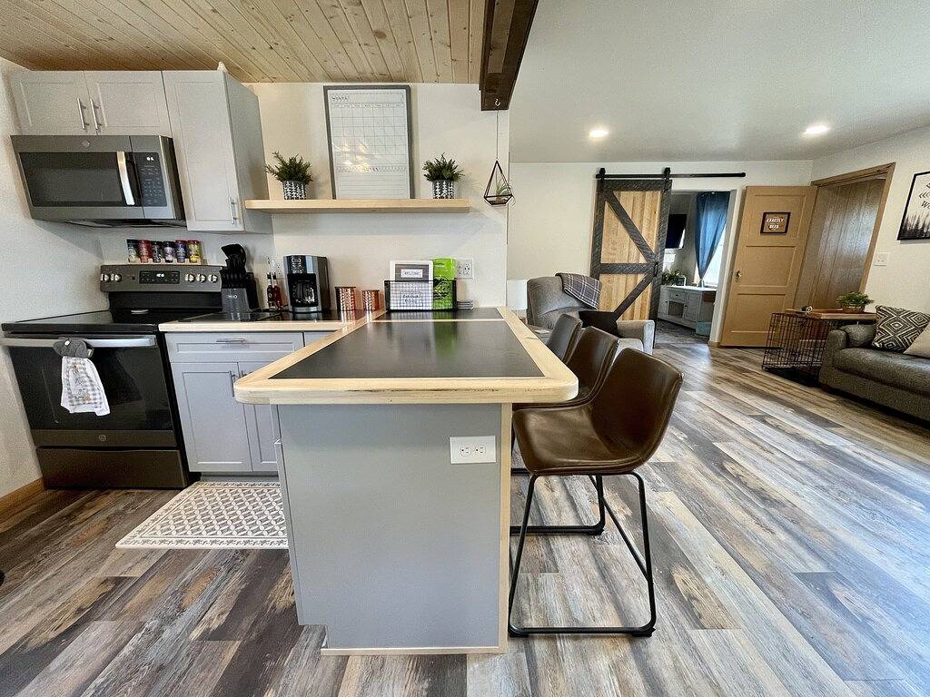 Oak Creek Granary in Bottineau, Bottineau County