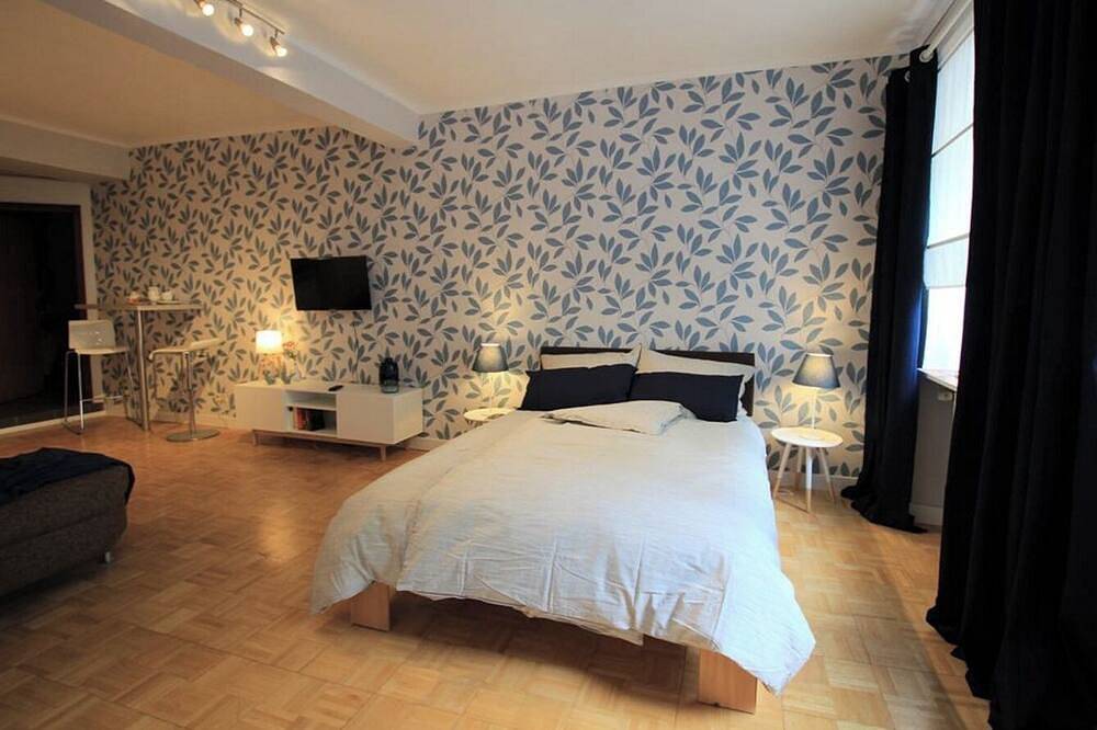 Ganze Wohnung, Das \"Retronest\" befindet sich im 2. Og des Hauses und besteht aus einem gemütlichen Wohn- und einem separaten Schlafzimmer. Beide Räume verbinden den Charme aus vergangenen Jahrzehnten mit der Moderne und bringen durch liebevolle Details Erinner... in Bad Ems, Lahn-Taunus