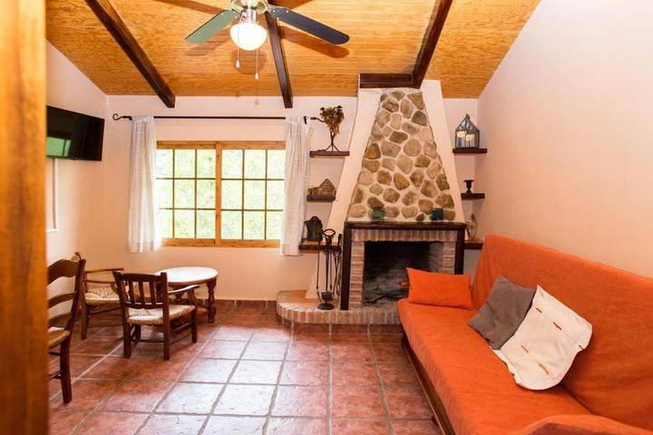 Casa rural para 6 personas, con vistas además de piscina y terraza - 1