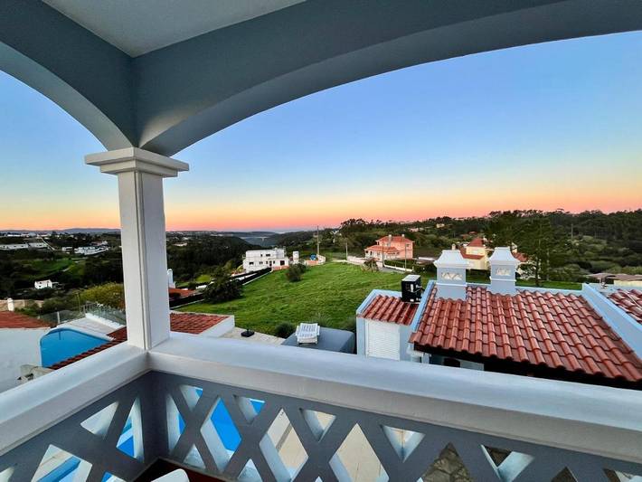 Location de vacances pour 8 personnes, avec vue ainsi que piscine et jardin, animaux acceptés à Mafra - 4