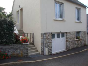 Gîte pour 4 personnes, avec jardin à Plomodiern