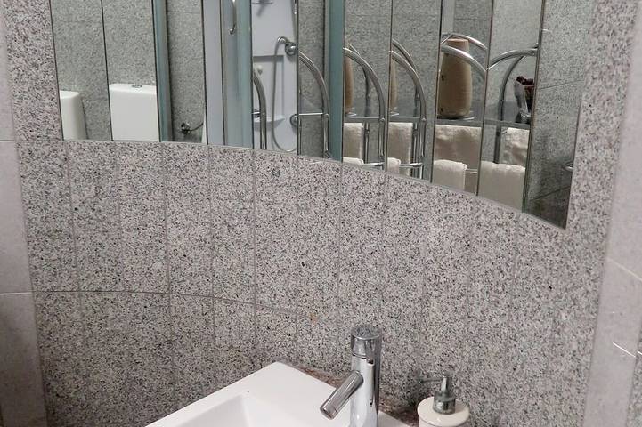 Ganze Wohnung, 2-Zimmer-Ferienwohnung mit Terrasse Loviste, Peljesac in Dubrovnik-Neretva