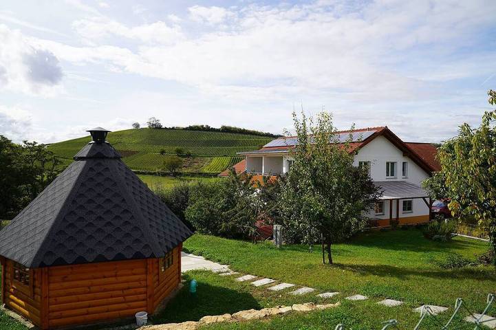 Ferienwohnung für 4 Personen, mit Balkon und Garten sowie Sauna in Schliengen