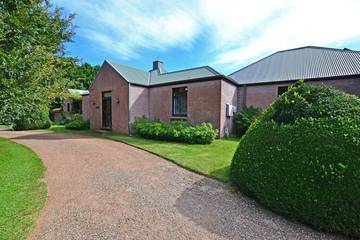 Bed And Breakfast for 4 People in Robertson, New South Wales, Photo 1