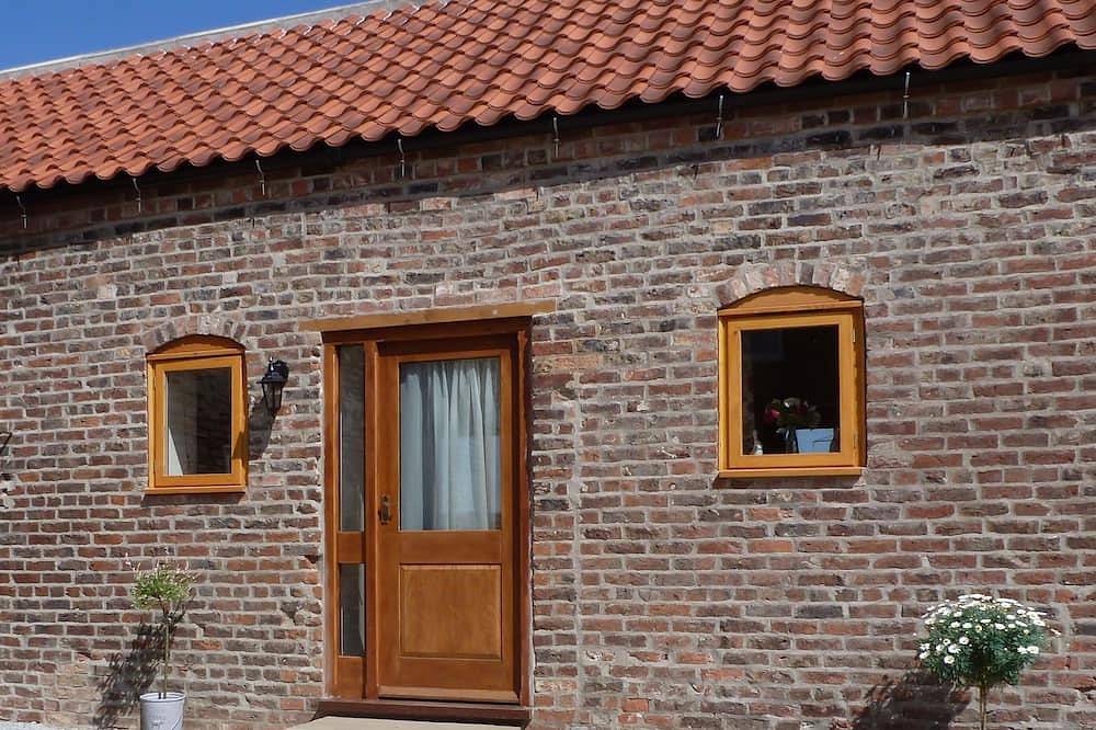 Barn conversion on small working farm in Thornton, East Riding of Yorkshire