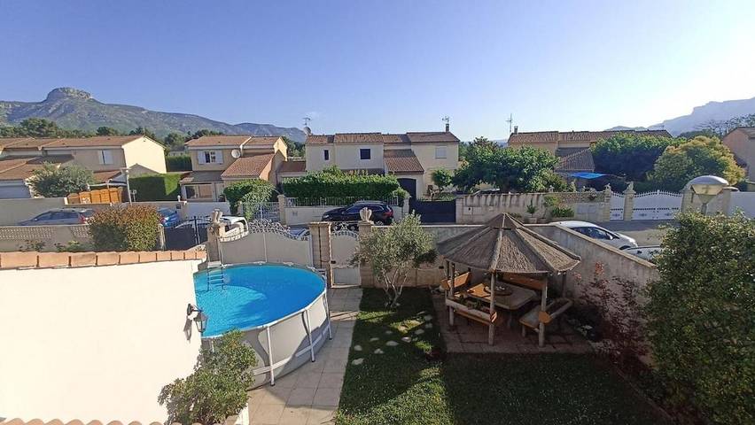 Villa pour 6 personnes, avec terrasse et piscine ainsi que jardin et vue à Aubagne