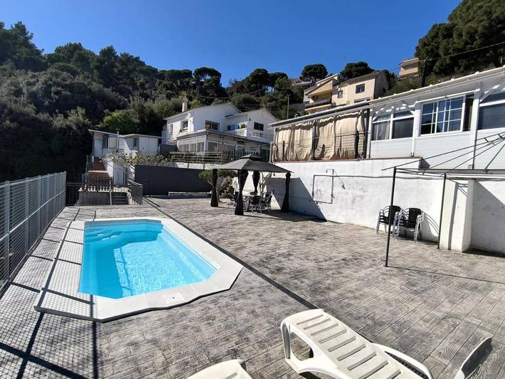 Gîte pour 16 personnes, avec piscine ainsi que vue et jardin à Argentona - 3
