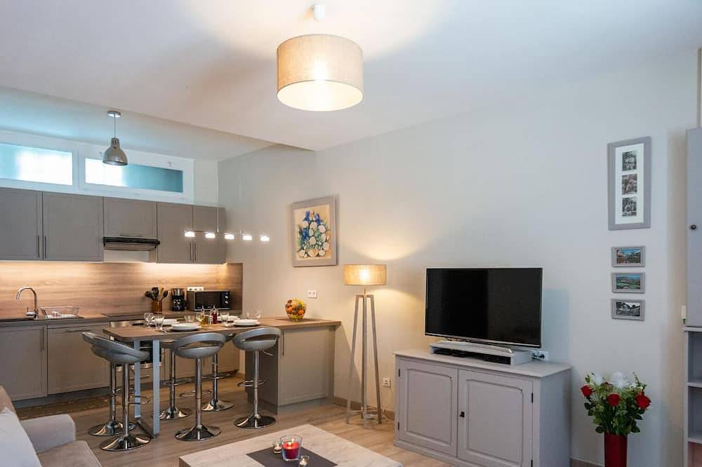 Entire apartment, Furnished all-inclusive apartment in the center of town in Cavaillon, Parc naturel régional du Luberon