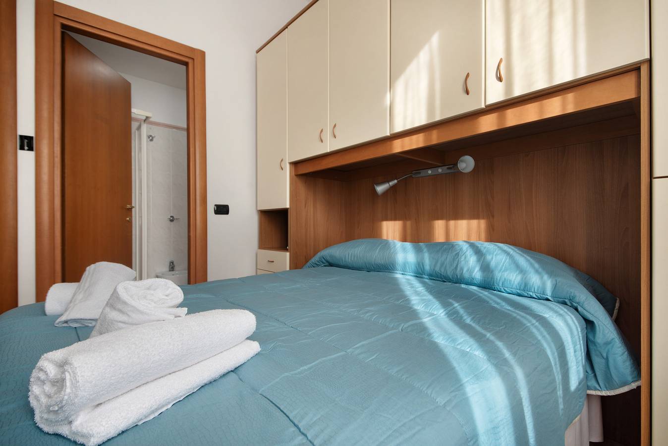 Room 'Iris' with Wi-Fi and Air Conditioning in Levanto, Levanto Municipality