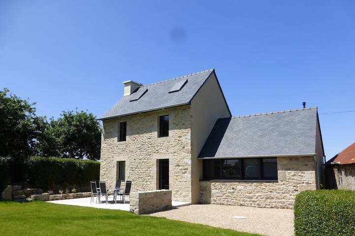 Location de vacances pour 6 personnes, avec Terrasse et Jardin à Plounéventer