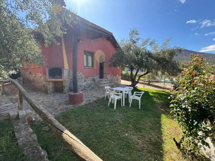 Casa de vacaciones para 5 personas, con jardín además de piscina y vistas, Se admiten mascotas - 1