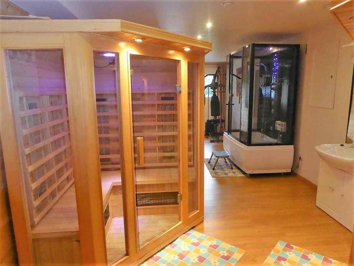 Maison de campagne pour 19 personnes, avec Terrasse ainsi que Jardin et Sauna à Manhay - 2