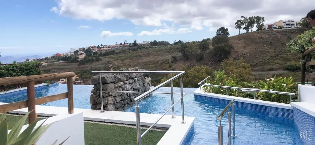 Ferienhaus für 4 Personen, mit Ausblick und Pool sowie Kinderpool und Garten, mit Haustier - 1