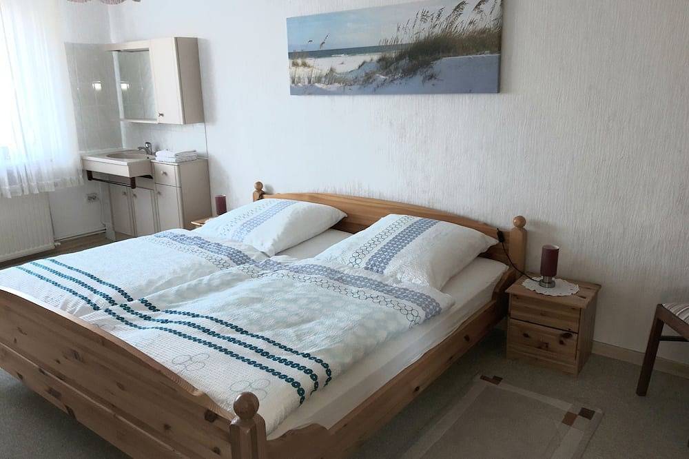 Ganze Wohnung, Ruhige Nichtraucher Ferienwohnung( ca.80qm. ) direkt am Waldrand gelegen. in Holzerath, Landkreis Trier-Saarburg