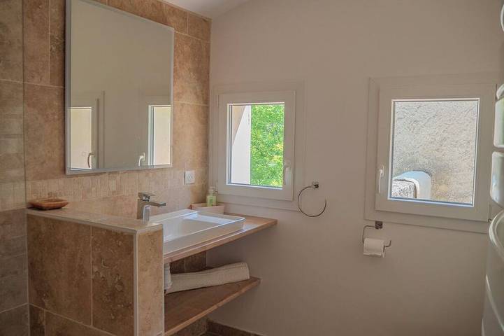 Location de vacances pour 6 personnes, avec jardin et terrasse à Saint-Michel-l'Observatoire - 4