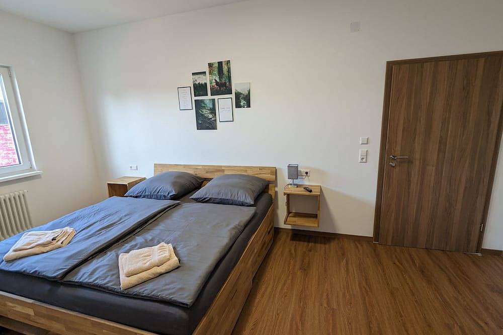 Ganze Wohnung, Ferienwohnung (2) 1Og - 70 qm -dirket am Bahnhof in Europa-Park, Ringsheim