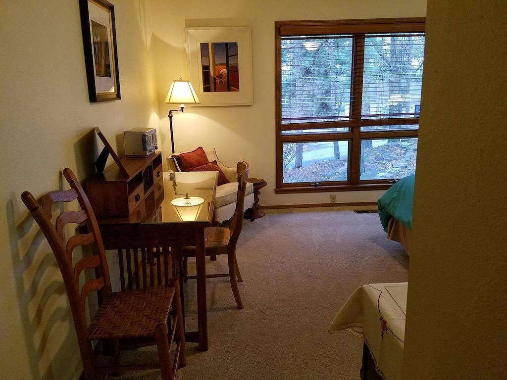 Schöner Beaver Lake Rogers Prairie Creek-Bereich in Beaver Lake