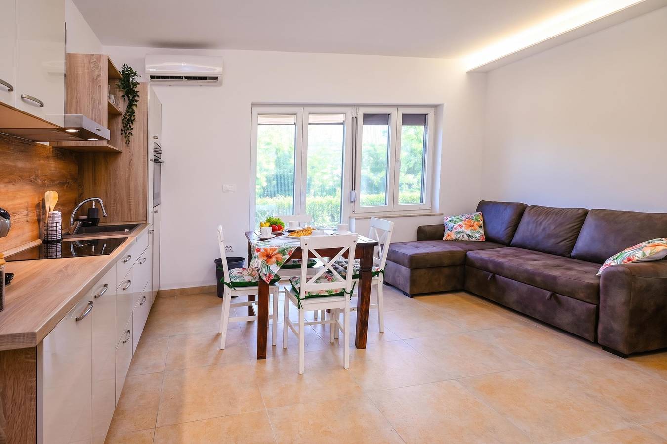 Apartamento inteiro, Sanbaldo 1Br Terrace Apartment Koper in Koper, Riviera eslovena