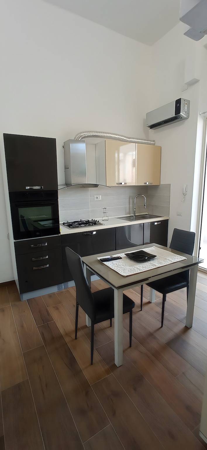 Apartamento entero, Apartamento 'Casa dell'Oleandro' con terraza privada, Wi-Fi y aire acondicionado in Olbia, Costa Smeralda