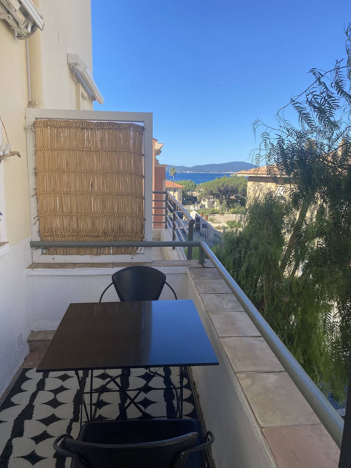 Apartamento entero, Apartamento 'Coeur Ste Maxime 46 M2 Vista' con balcón, Wi-Fi y aire acondicionado in Sainte-Maxime, Region de Draguignan