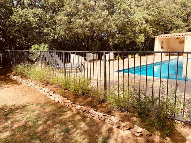 Location de vacances pour 5 personnes, avec jardin et piscine à Saint-Siffret - 4