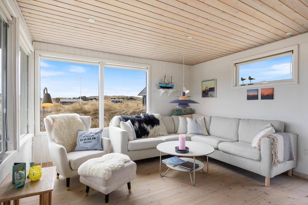 Helles und schön eingerichtetes Ferienhaus nah am Wasser in Søndervig, Holmsland Klit