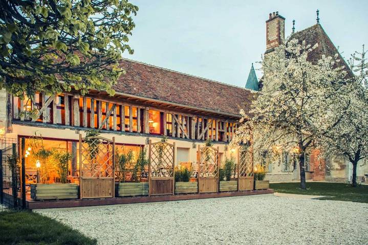 Chambre d’hôte pour 2 personnes, avec Terrasse et Jacuzzi ainsi que Jardin et Sauna dans l' Aube