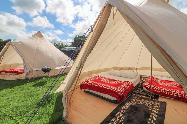 Cottage for 8 people, with hot tub and garden, with pets in Peak District